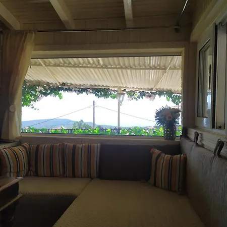 Agnadema House Feriehus Lixouri